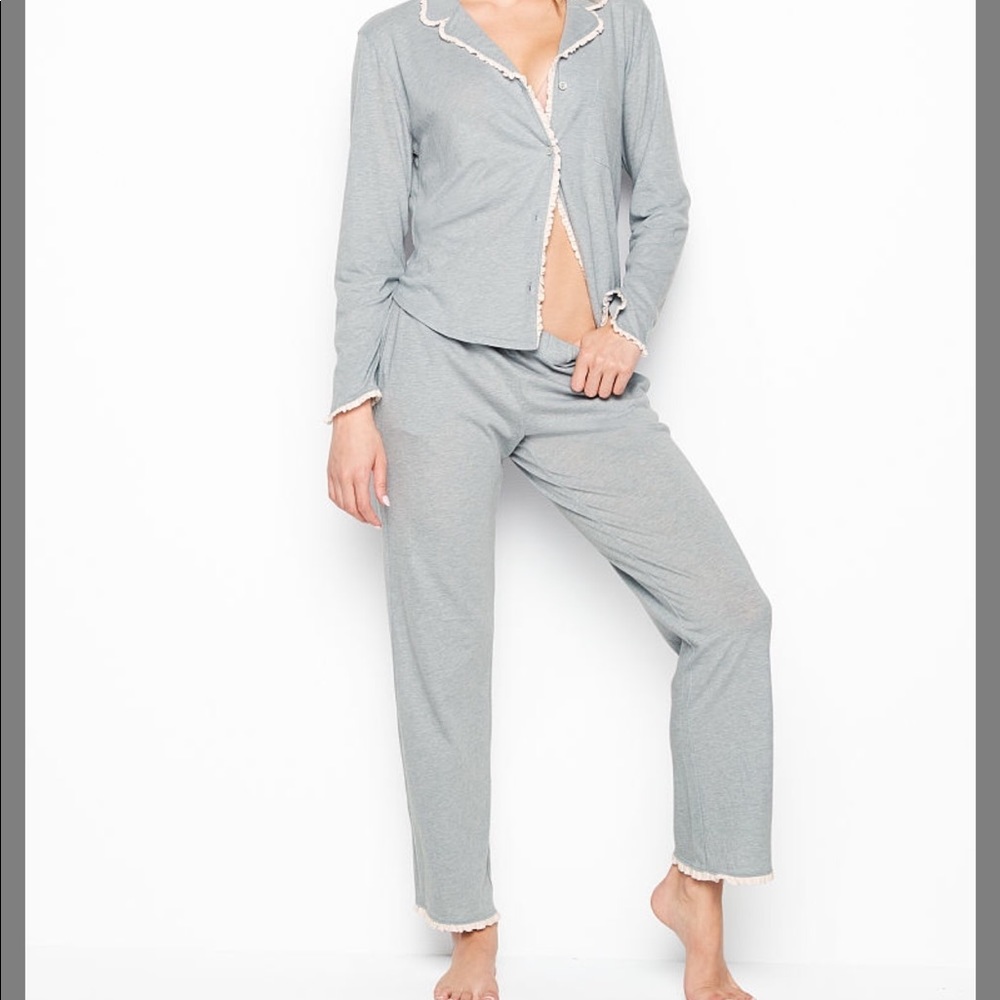 NWT VICTORIA SECRET LIGHT WEIGHT PJ’s